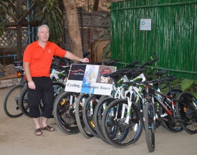Paul Goulding Cycling on the  tour with redspokes